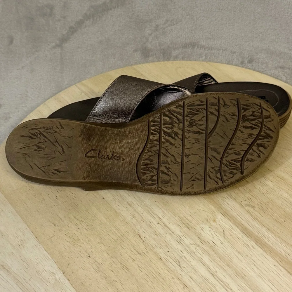 Clarks Collection Bronze Metallic Leather Thong Wedge Sandals Womens 10 26108928
